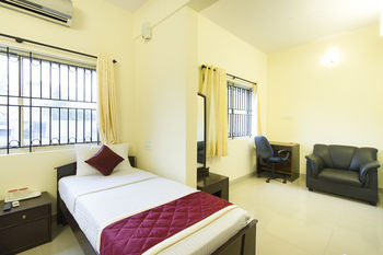Super Oyo Capital O Premium Hotel Victoria Heights Near Sri Someshwara Swami Temple Bangalore Exterior foto